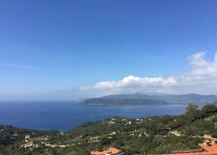 Casa Monica Capoliveri 公寓 *