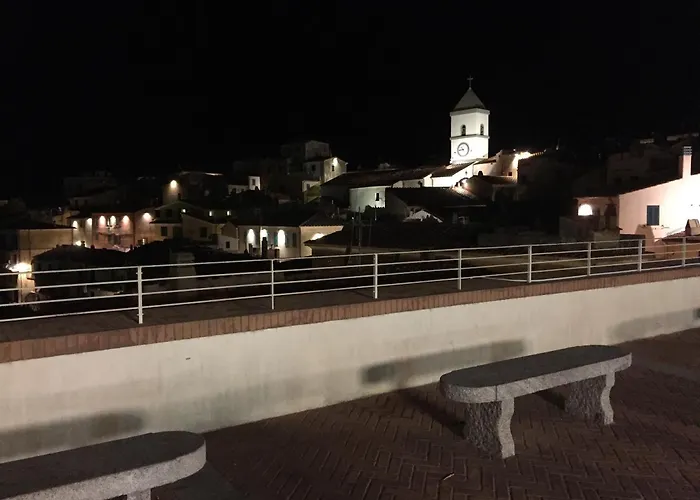 Casa Monica Capoliveri 公寓 *